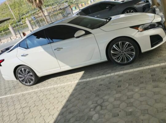 Nissan Altima SL 2023 Gcc full option