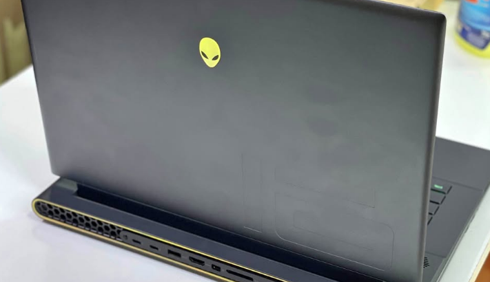 Alienware M16 R1 Gaming Laptop i9-13900HX For Sal