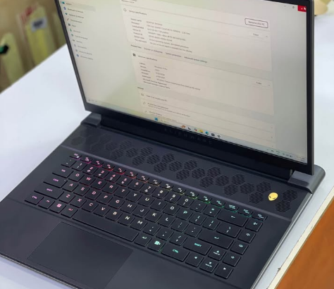 Alienware M16 R1 Gaming Laptop i9-13900HX For Sal