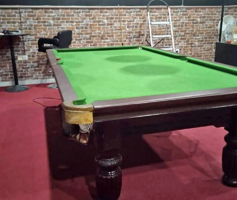 9 feet Snoker /Billiards table for sale