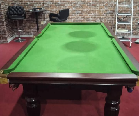 9 feet Snoker /Billiards table for sale