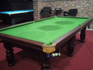 9 feet Snoker /Billiards table for sale