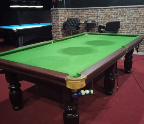 9 feet Snoker /Billiards table for sale