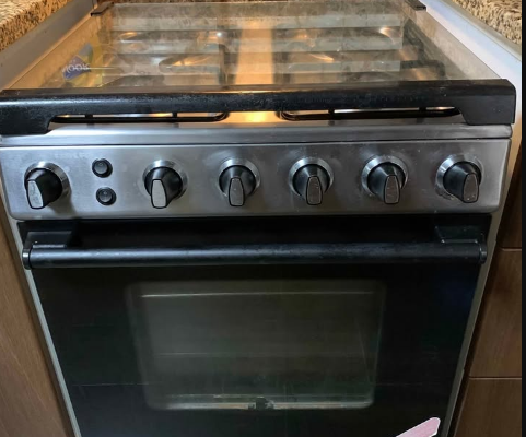 Cooking range 4 burners for sale