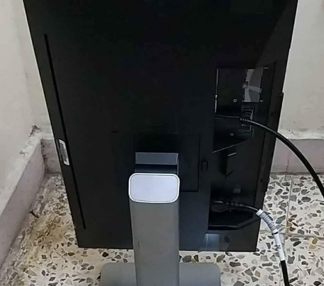 Dell 24inc Border Less IPS Display FHD LED Monitor