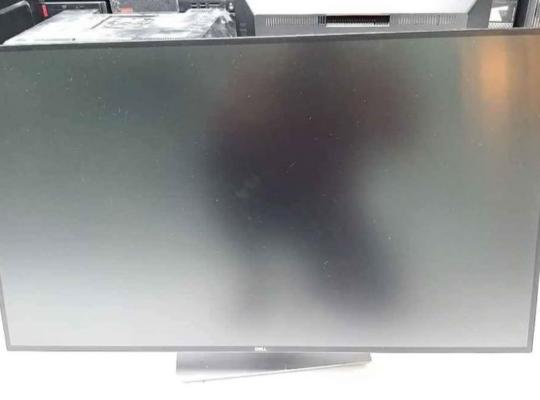 27 inc Dell 2K UltraSharp Super Sleem QHD LED Moni