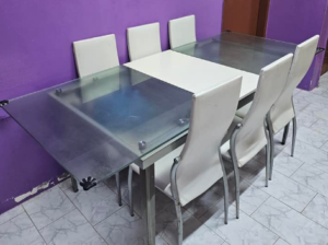 Dining table for sale