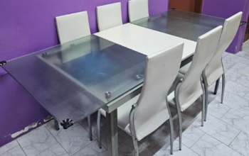 Dining table for sale