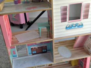 Doll house for sale