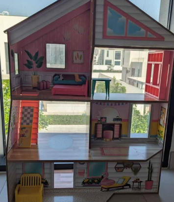 Doll house for sale