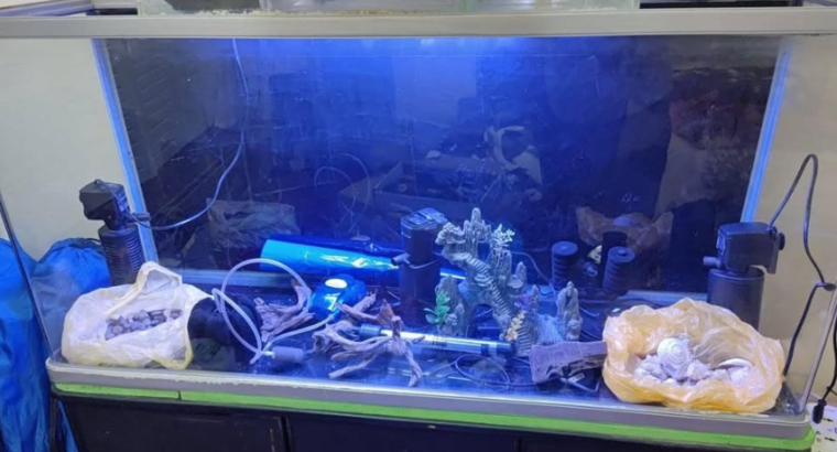 Fish tank with stand, full set with all accessorie