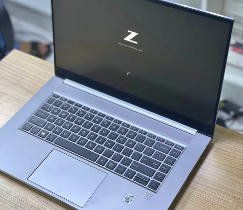 HP ZBOOK STUDIO MOBILE WORKSTATION G7 core i9