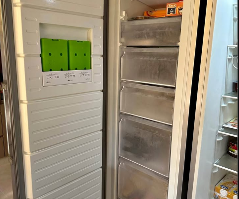 SIEMENS STAND ALONE FRIDGE FREEZER FOR SALE