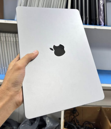 Macbook AIR M2 for sale