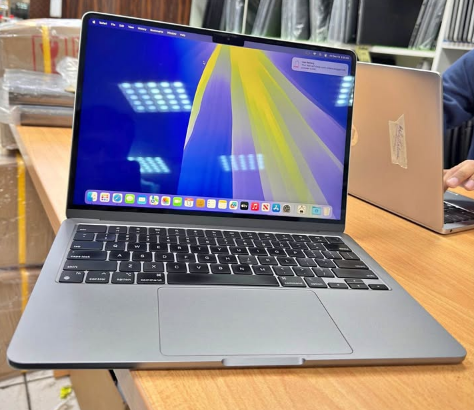 Macbook AIR M2 for sale