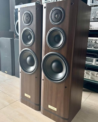 High end Onkyo floor standing speakers for sale