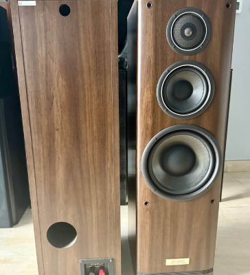 High end Onkyo floor standing speakers for sale