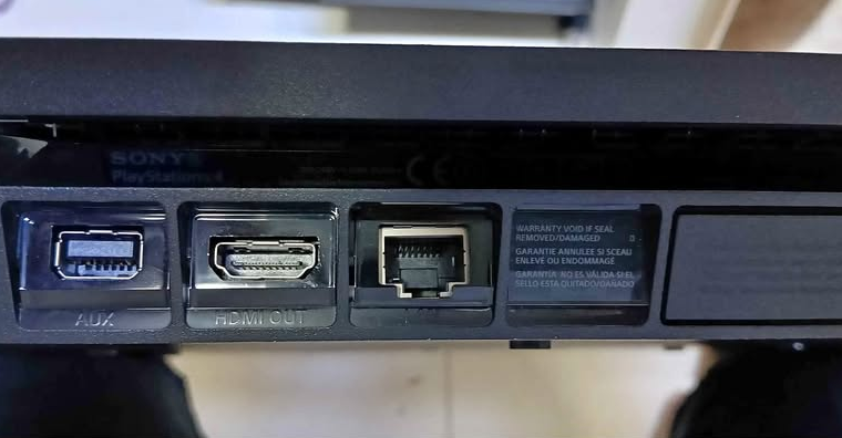 PS4 slim with 1 cd and controller for sale