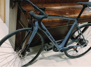 TITAN Valerian Carbon Comp Road Bike for sale