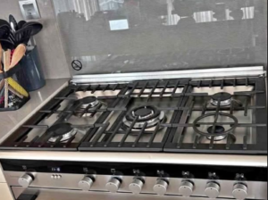 SIEMENS Brand 5 Burner Gas Cooker For Sale