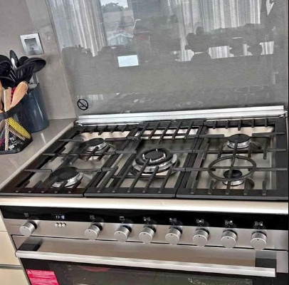 SIEMENS Brand 5 Burner Gas Cooker For Sale