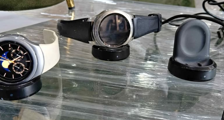 Samsung gear S3 and S2 with charger for sale