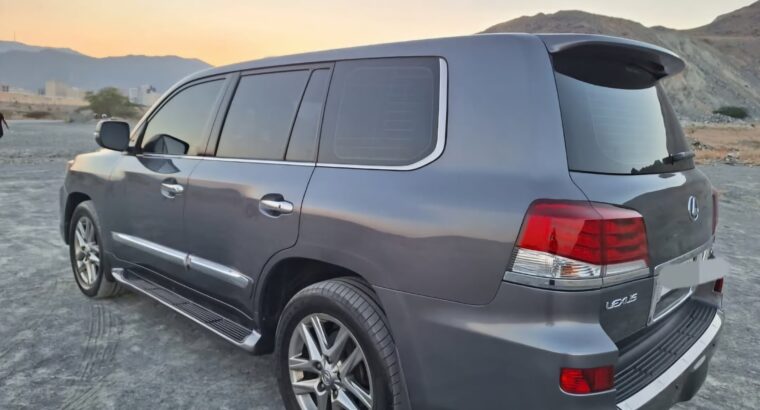 Lexus LX570 full option 2013 Gcc for sale