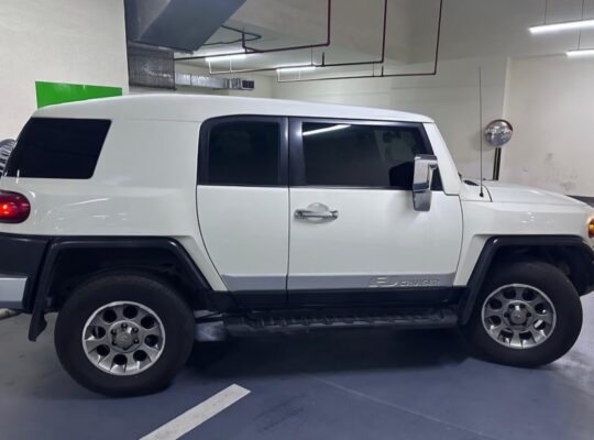 Toyota FJ 2013 Gcc full option for sale