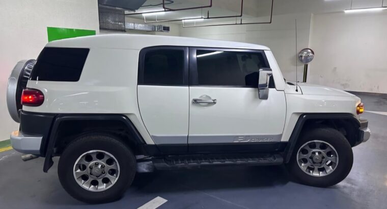 Toyota FJ 2013 Gcc full option for sale