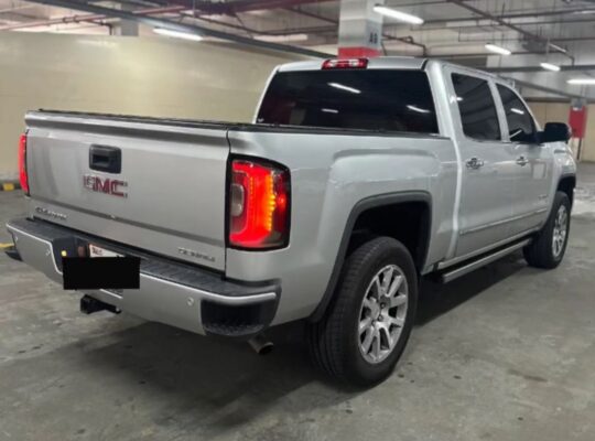 Gmc sierra Denali 2018 Gcc full option for sale