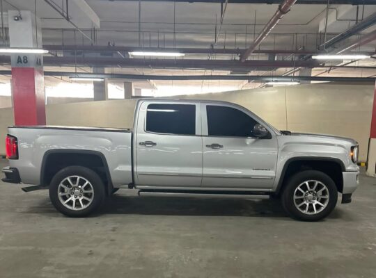 Gmc sierra Denali 2018 Gcc full option for sale