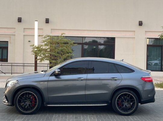 Mercedes GLE63s full option 2018 Gcc for sale