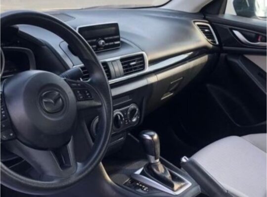 Mazda 3 mid option 2015 Gcc for sale