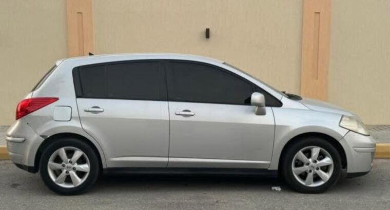 Nissan Tiida 2011 1.8L full option Gcc