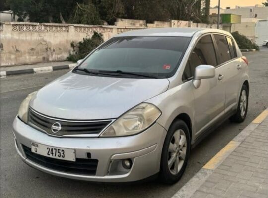 Nissan Tiida 2011 1.8L full option Gcc