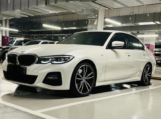 BMW 330i M sport 2020 full option Gcc