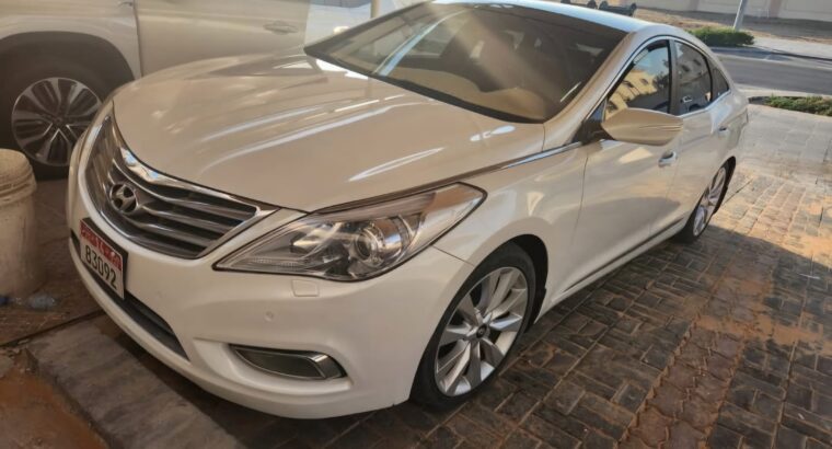 Hyundai Azira 2013 Gcc full option for sale