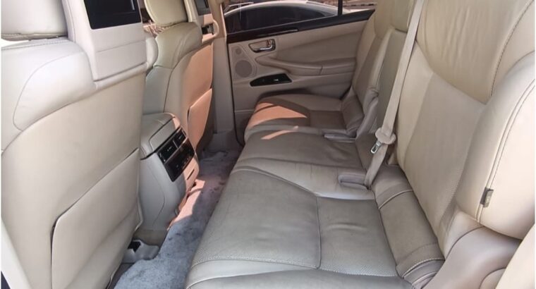 Lexus LX570 full option 2014 Gcc for sale