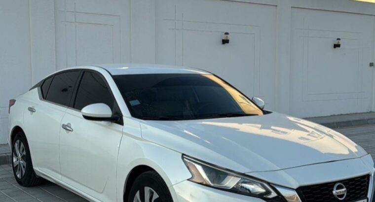 Nissan Altima base option 2020 Gcc for sale