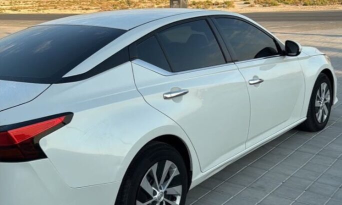 Nissan Altima base option 2020 Gcc for sale