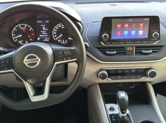 Nissan Altima base option 2020 Gcc for sale