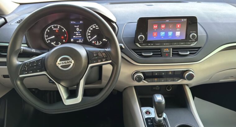 Nissan Altima base option 2020 Gcc for sale