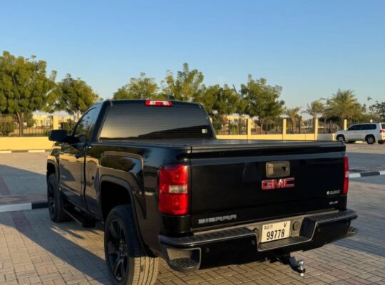 Gmc sierra SLE coupe 2016 Gcc 6.2L for sale