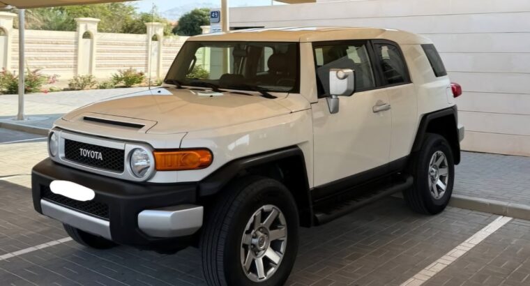 Toyota Fj Cruiser GXR 2022 full option Gcc for sal