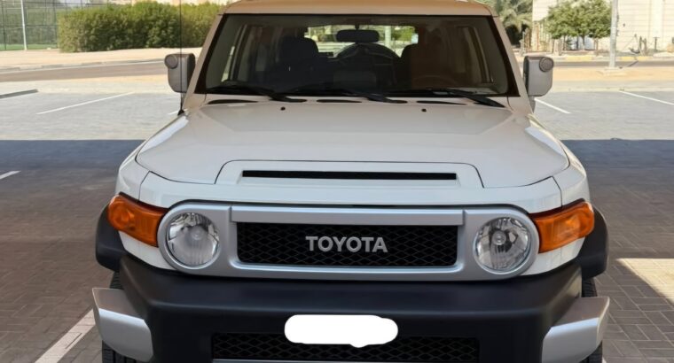 Toyota Fj Cruiser GXR 2022 full option Gcc for sal