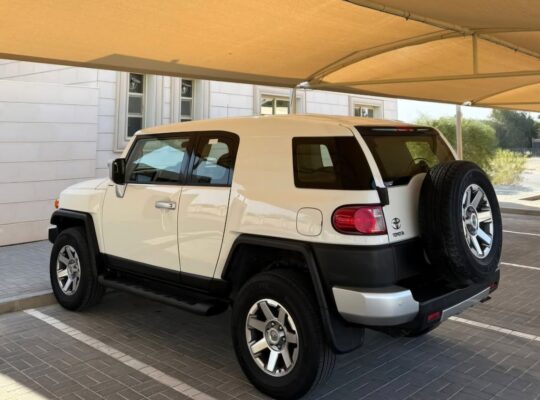 Toyota Fj Cruiser GXR 2022 full option Gcc for sal