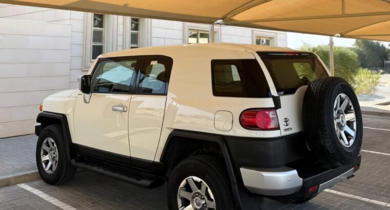 Toyota Fj Cruiser GXR 2022 full option Gcc for sal