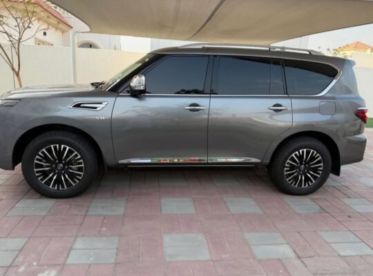 Nissan Patrol platinum 2022 full option Gcc