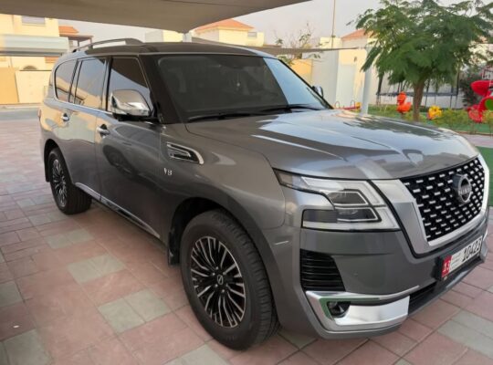 Nissan Patrol platinum 2022 full option Gcc