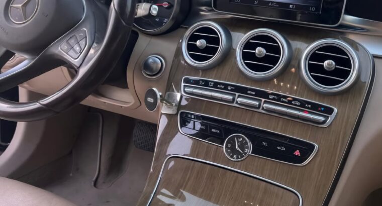 Mercedes C200 Gcc 2015 for sale